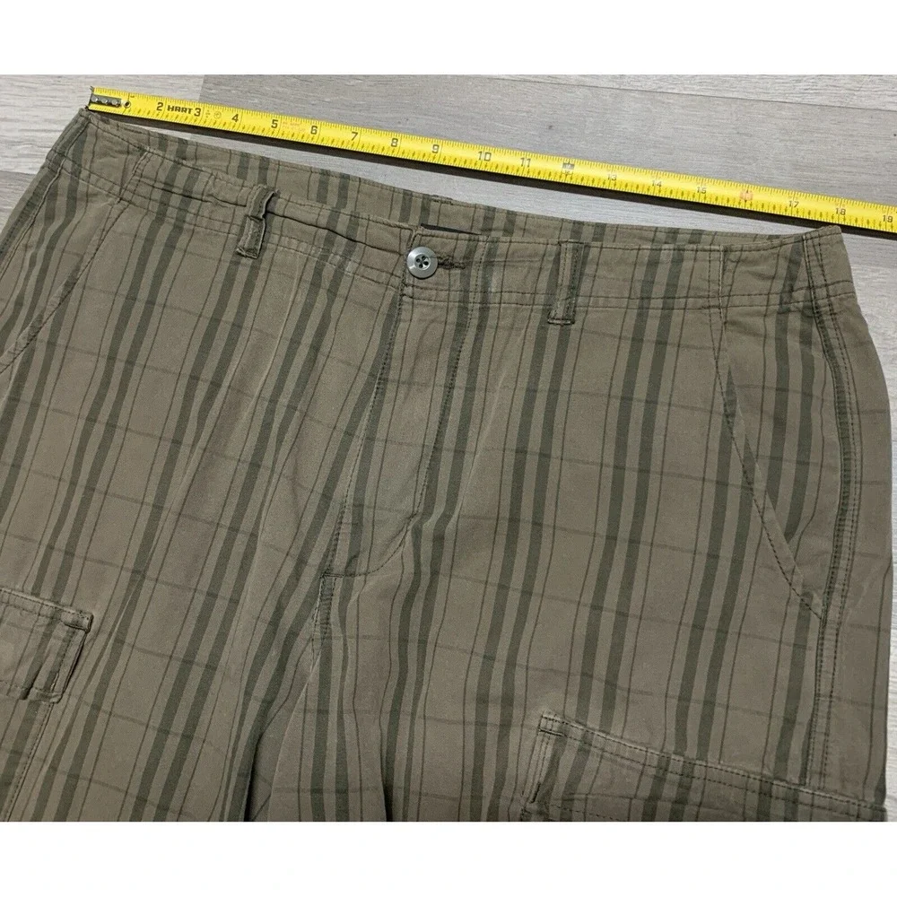 Patagonia Cargo Shorts Mens Green Striped 100% Organic Cotton Outdoor Size 36